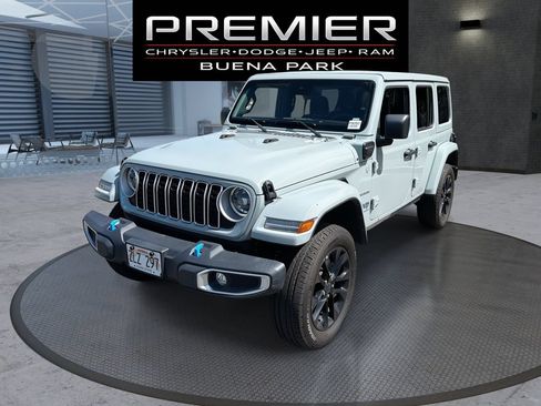 Used 2024 Jeep Wrangler Unlimited Sahara AWD/4WD image 1