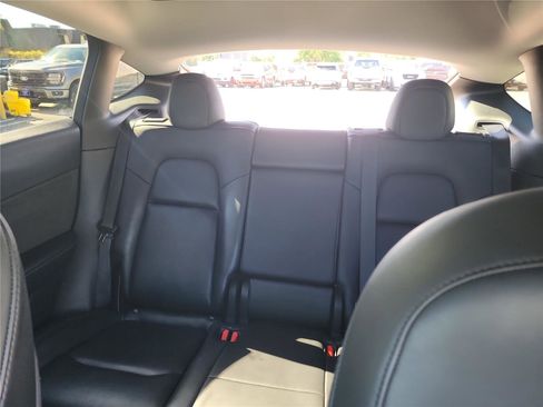 Used 2022 Tesla Model Y Performance image 15