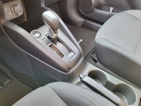 New 2025 Nissan Kicks Play S image 17