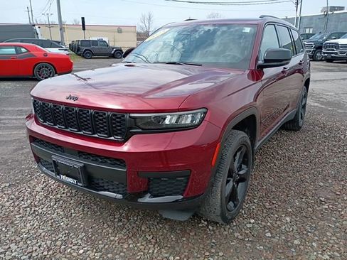 Used 2023 Jeep Grand Cherokee L Laredo image 1