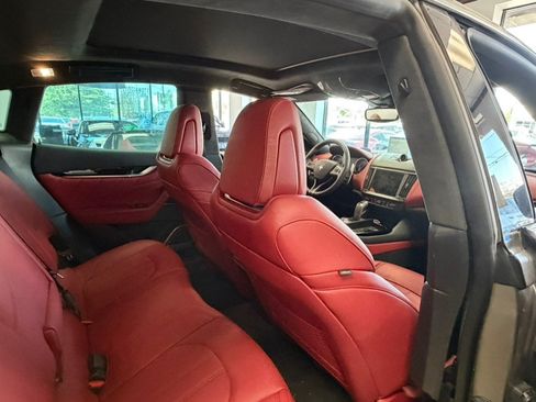 Used 2022 Maserati Levante Modena AWD/4WD image 31