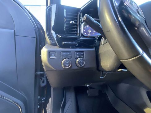 Used 2025 Chevrolet Silverado 2500 ZR2 w/ Technology Package image 17