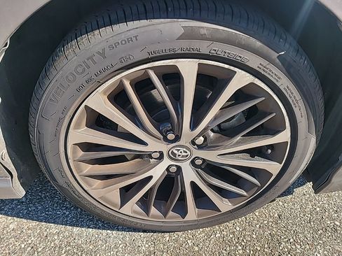 Used 2020 Toyota Camry SE image 13