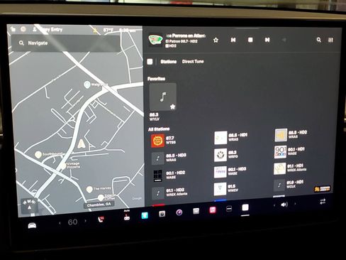 Used 2021 Tesla Model S Plaid image 7