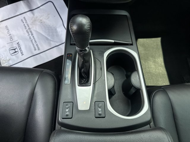 Used 2017 Acura RDX w/ AcuraWatch Plus Package FWD image 21