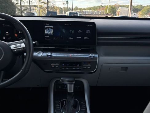 Used 2025 Hyundai Kona SEL image 18
