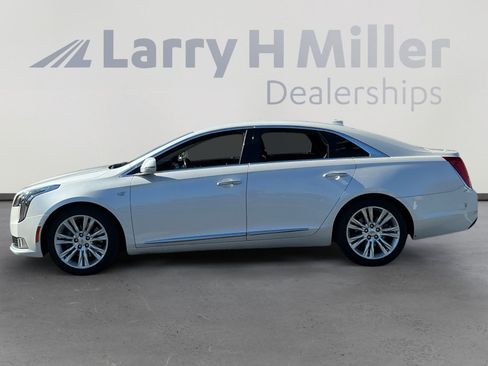 Used 2019 Cadillac XTS Luxury image 2