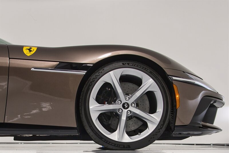 Used 2025 Ferrari 12Cilindri RWD image 15
