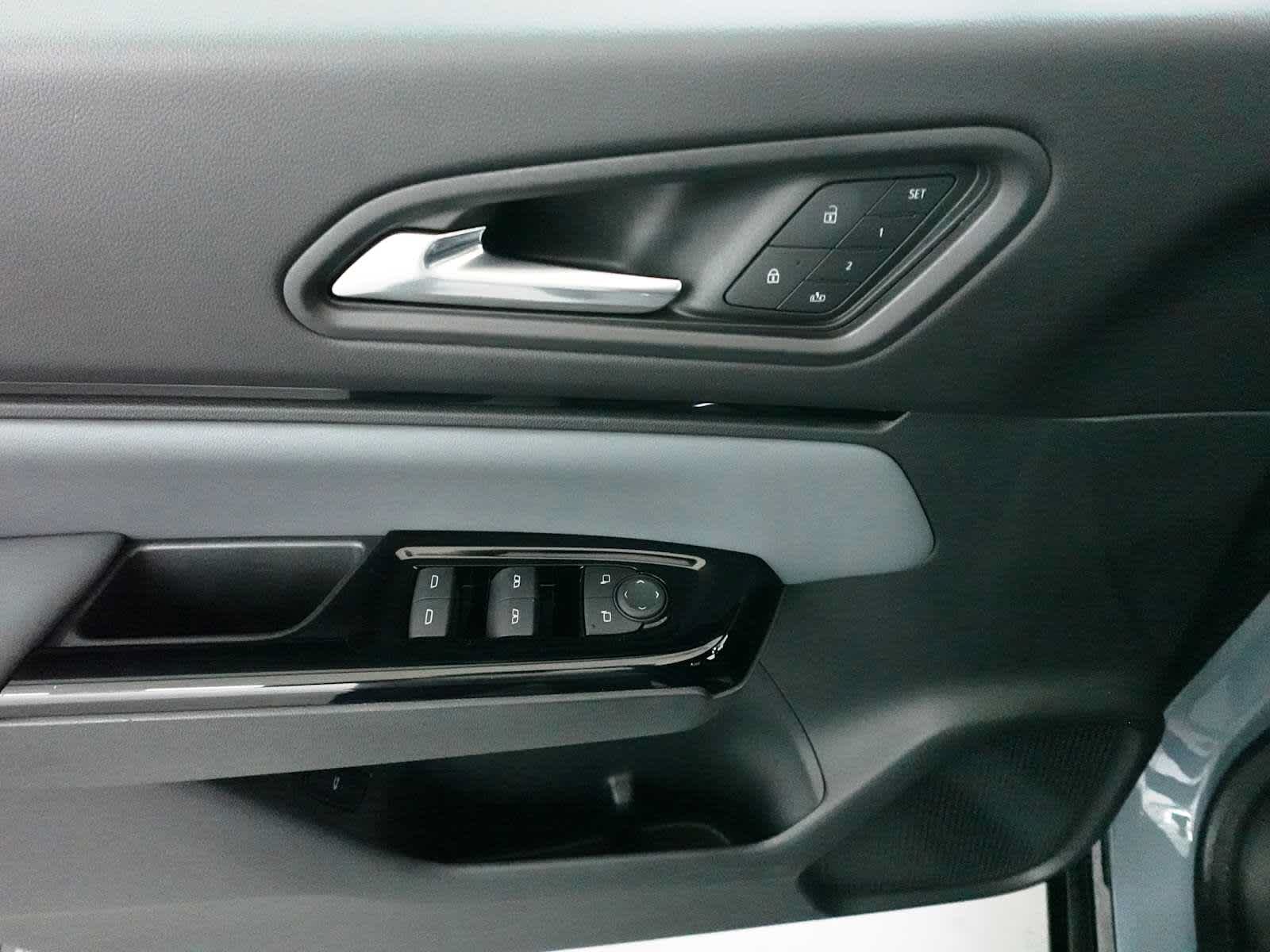 Used 2024 Honda Prologue Touring image 11