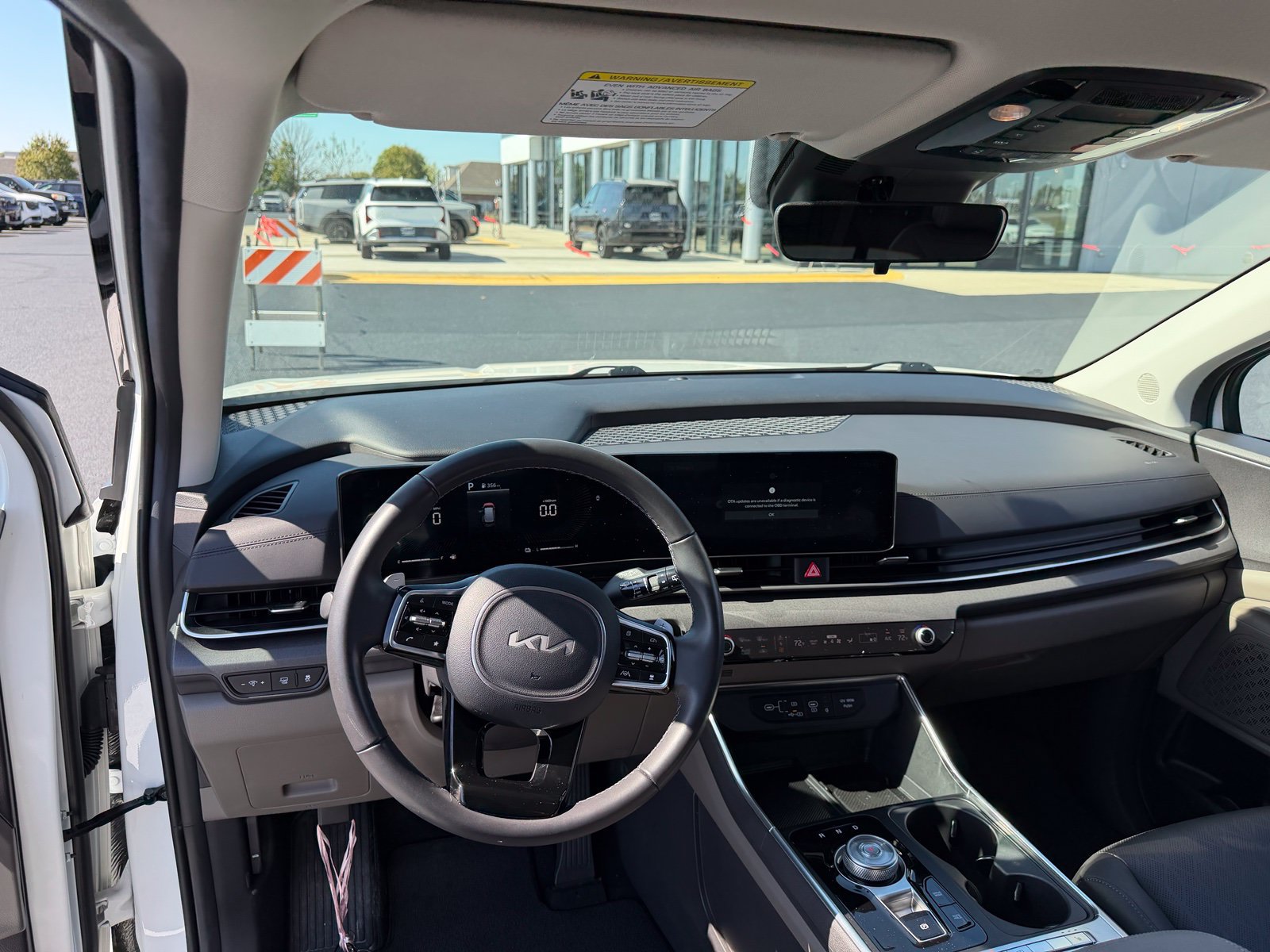 Used 2026 Kia Carnival EX FWD image 7