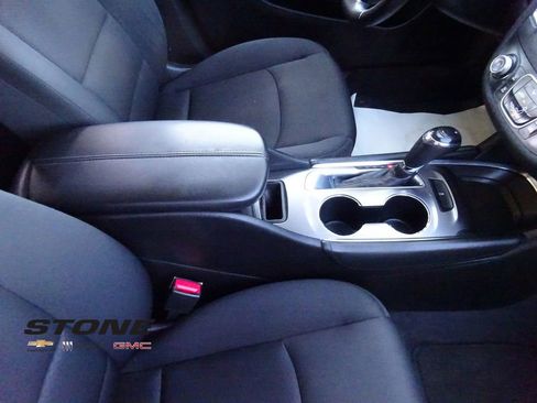 Used 2018 Chevrolet Malibu LT image 18