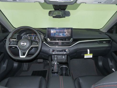 New 2025 Nissan Altima 2.5 SR w/ SR Premium Package image 11