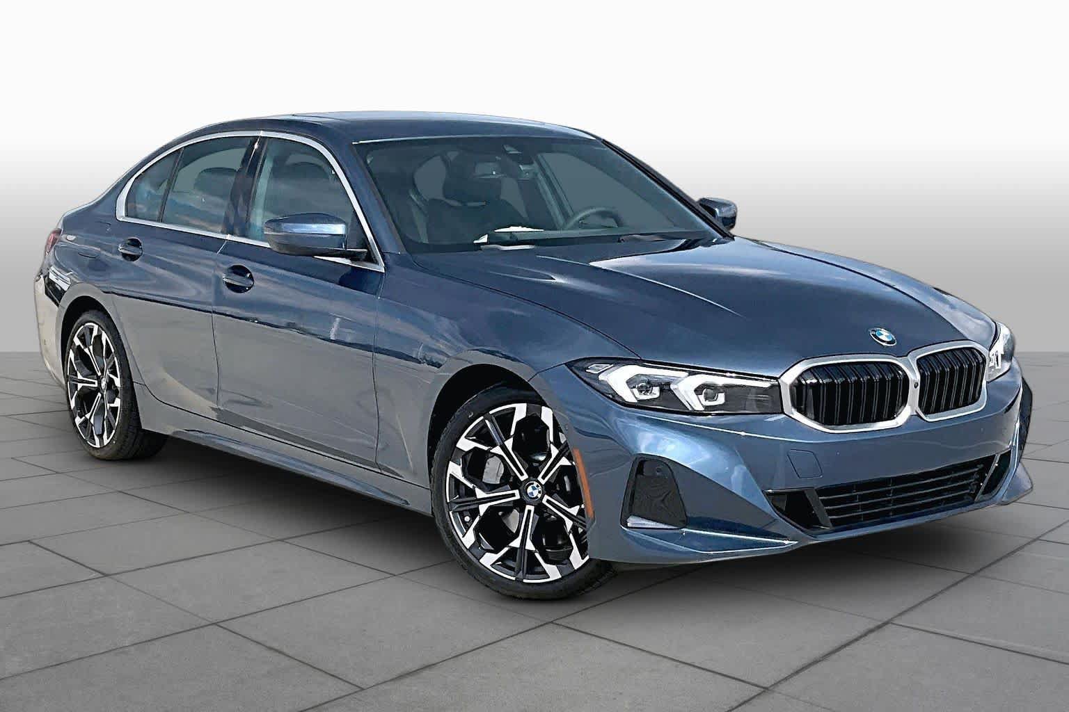 Used 2026 BMW 330i Sedan RWD image 2