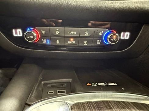 Used 2023 Buick Enclave Avenir w/ Avenir Technology Package image 40