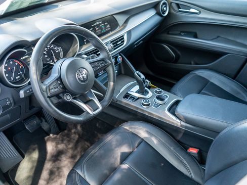 Used 2020 Alfa Romeo Stelvio Ti w/ Active Blind Spot Package AWD/4WD image 75
