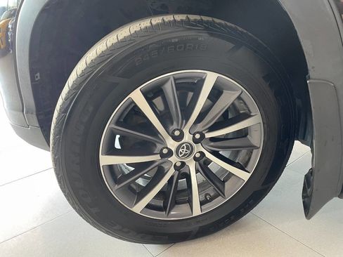 Used 2017 Toyota Highlander XLE image 12