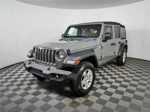 Used 2018 Jeep Wrangler Unlimited Sport S AWD/4WD image 23