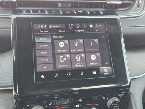 Used 2023 Jeep Grand Cherokee Altitude RWD image 7