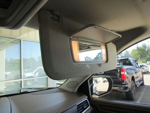 Used 2022 GMC Yukon XL Denali image 43