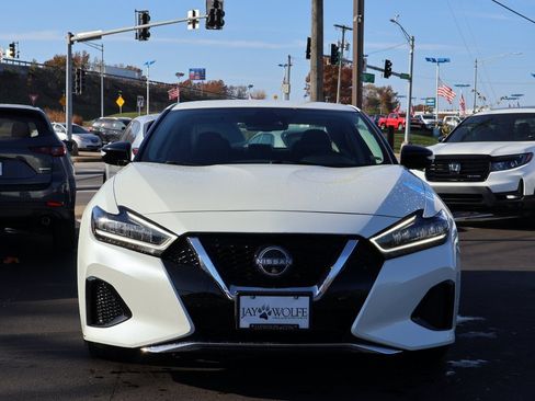 Used 2023 Nissan Maxima SV w/ Floor Mat Group image 2