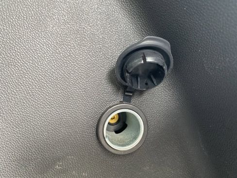 Used 2023 Chevrolet Equinox LS AWD/4WD image 16