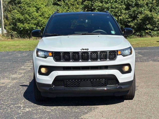 Used 2023 Jeep Compass Latitude w/ Convenience Group AWD/4WD image 27