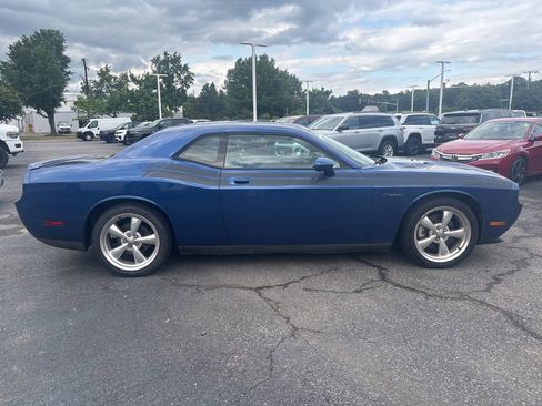 Used 2010 Dodge Challenger R/T RWD image 8