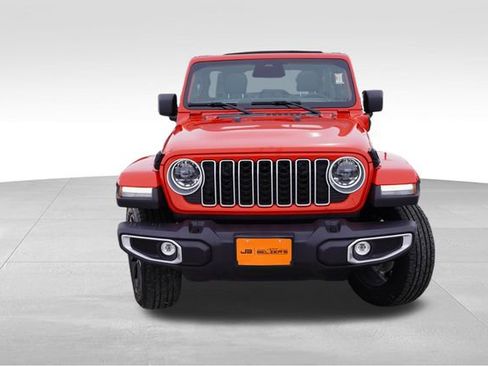 Certified 2025 Jeep Wrangler Unlimited Sahara w/ Safety Group image 13