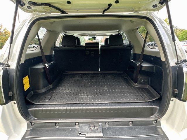 Used 2024 Toyota 4Runner SR5 Premium w/ Moonroof Package AWD/4WD image 27