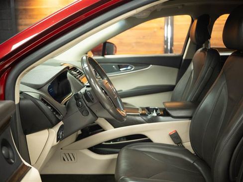 Used 2019 Lincoln Nautilus Reserve AWD/4WD image 9