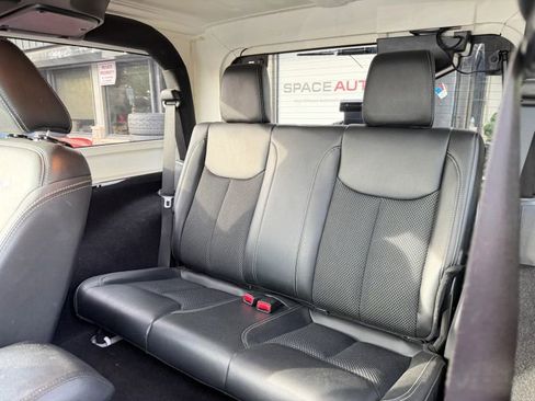 Used 2015 Jeep Wrangler Sahara AWD/4WD image 14