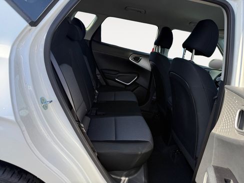Used 2023 Kia Soul LX FWD image 18