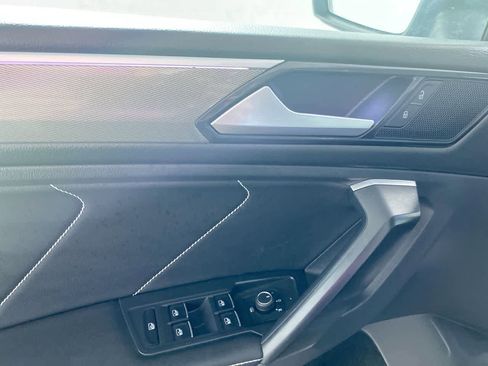 Used 2023 Volkswagen Tiguan SE R-Line image 13