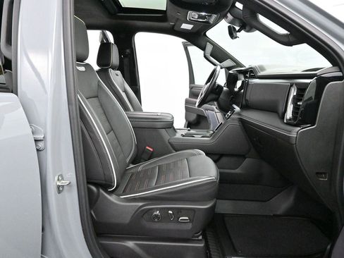 Used 2024 GMC Sierra 2500 AT4X AWD/4WD image 31