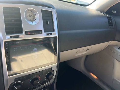 Used 2006 Chrysler 300 Touring w/ Sound Group RWD image 12