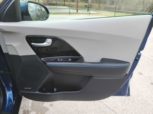 Used 2019 Kia Niro Touring image 35