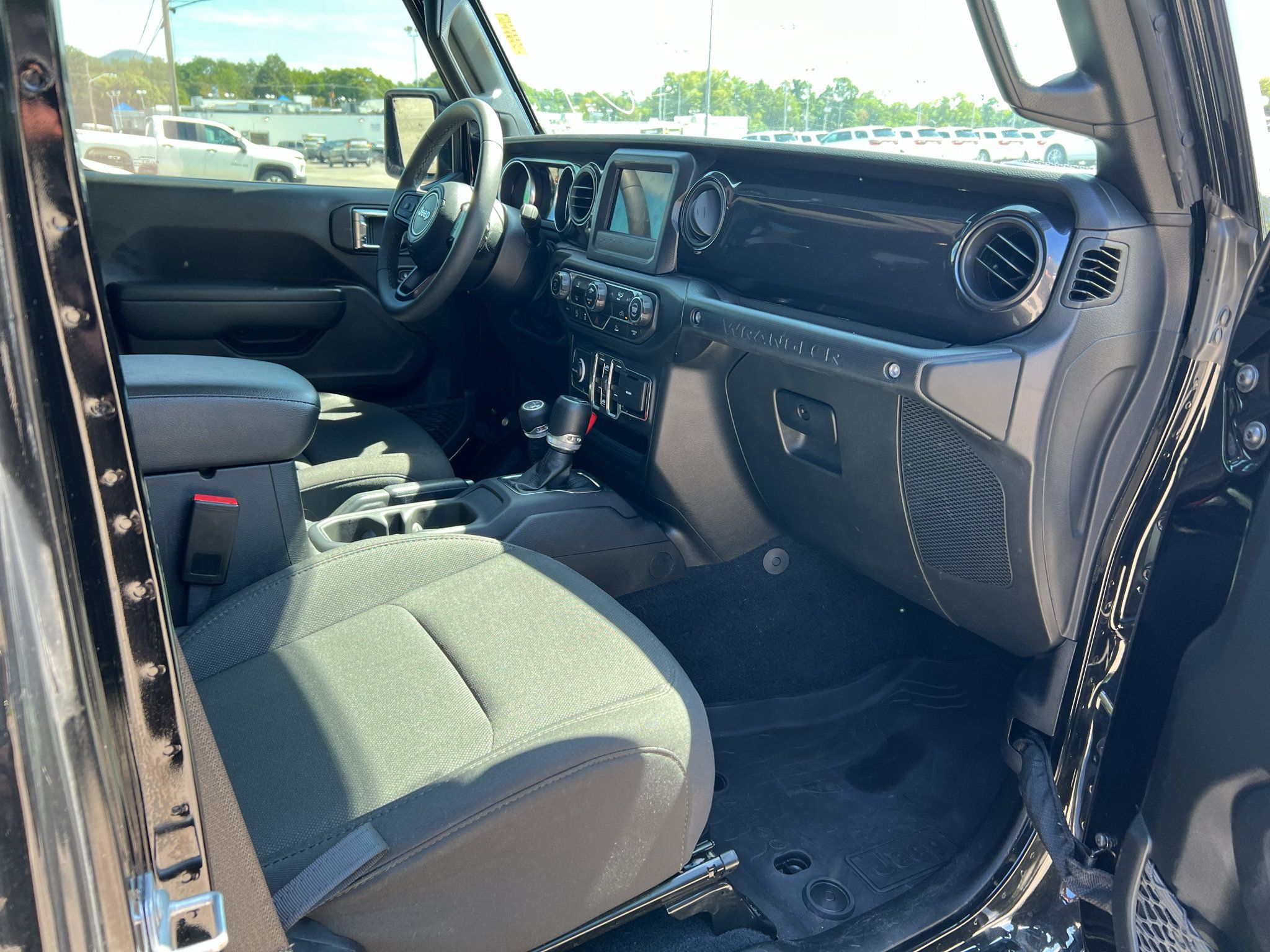 Used 2023 Jeep Wrangler Unlimited Sport AWD/4WD image 13