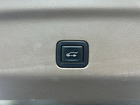 Used 2021 GMC Yukon XL Denali w/ Denali Premium Package AWD/4WD image 49
