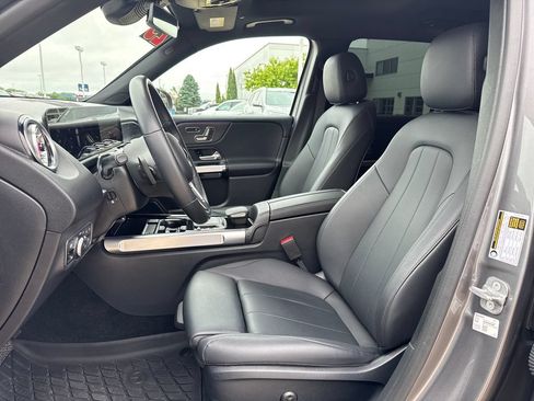 Used 2023 Mercedes-Benz GLB 250 4MATIC image 13