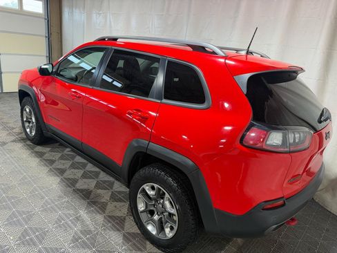 Used 2019 Jeep Cherokee Trailhawk w/ Comfort/Convenience Group AWD/4WD image 4