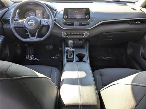 Used 2024 Nissan Altima 2.5 S FWD image 16