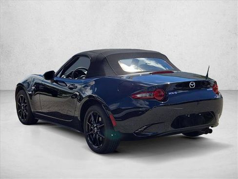 Used 2022 MAZDA MX-5 Miata Sport RWD image 7