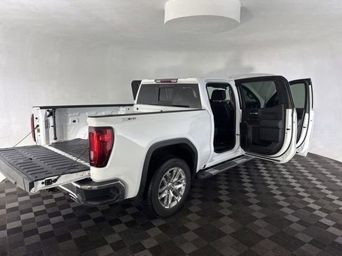Used 2021 GMC Sierra 1500 SLT AWD/4WD image 14
