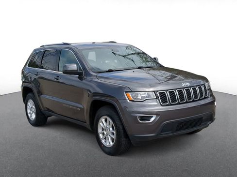 Used 2019 Jeep Grand Cherokee Laredo AWD/4WD image 2