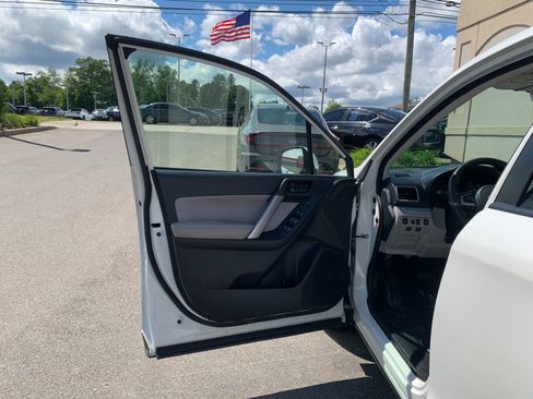 Used 2018 Subaru Forester 2.5i Premium AWD/4WD image 8