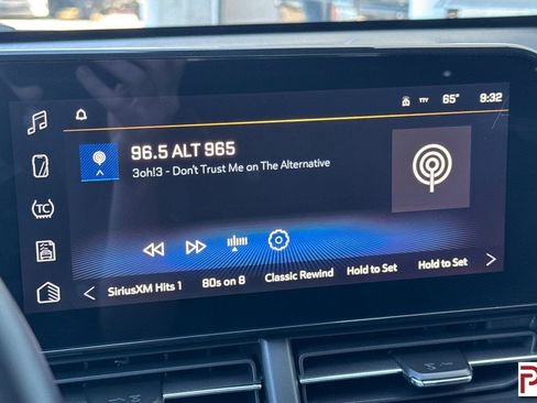 Certified 2025 Chevrolet Trax LT w/ LT Convenience Package FWD image 20