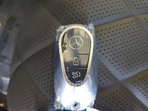 New 2026 Mercedes-Benz S 580 4MATIC Sedan image 38