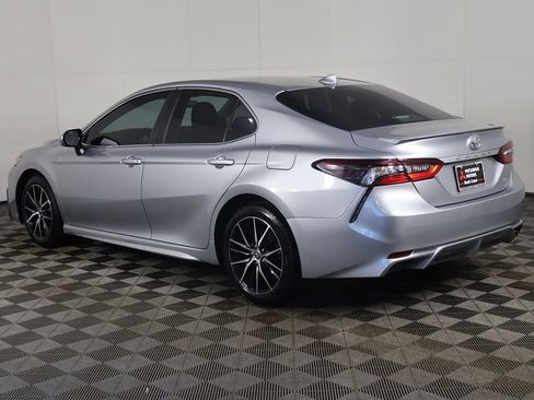 Used 2024 Toyota Camry SE image 7