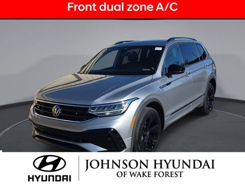 Used 2023 Volkswagen Tiguan SE R-Line image 1
