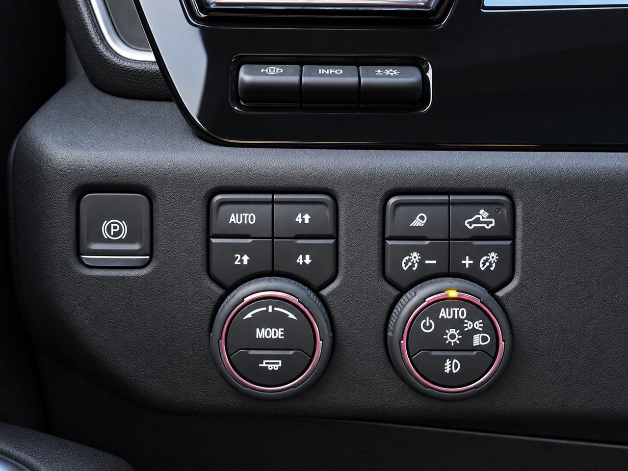 Certified 2024 Chevrolet Silverado 1500 LTZ w/ LTZ Premium Package AWD/4WD image 24